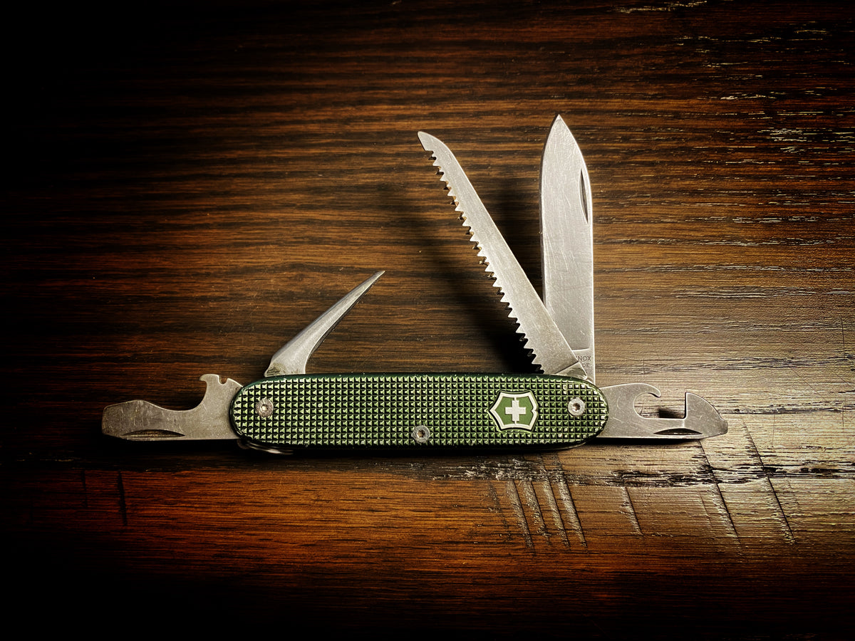 Can You Bushcraft with a Swiss Army Knife? | Georgia Bushcraft